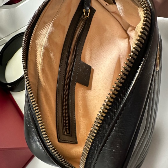 Gucci Black Leather Belt Bag - Picture 5 of 12